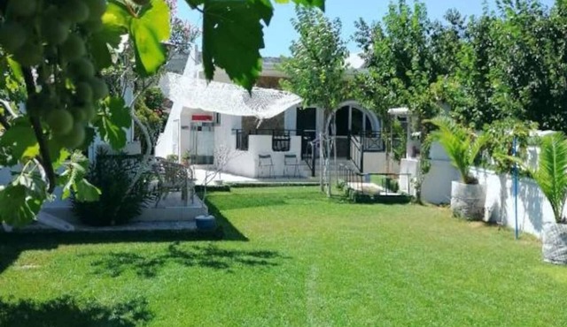 Villa Dina - Beautiful villa in a kid-friendly neighborhood in Καλυδονια