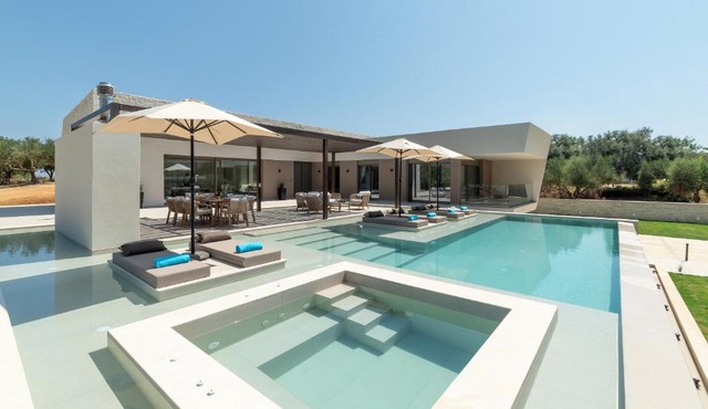 Villa El by PosarelliVillas in Mouríon