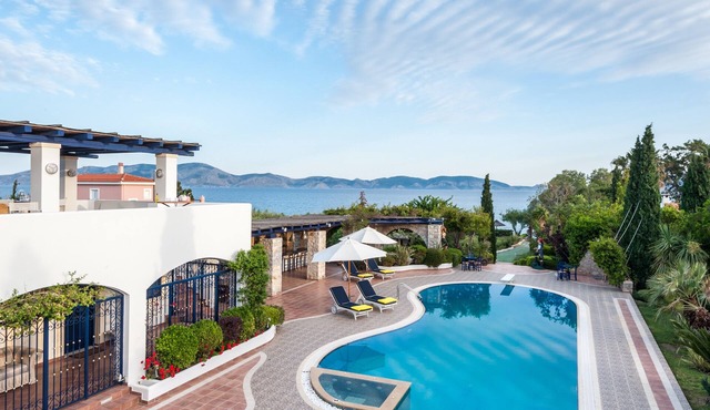 Villa Elandra - Hydra Bay Resort: Private Beach & Boat Dock