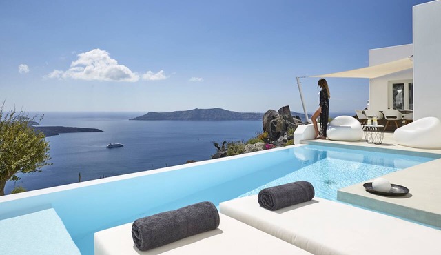 Villa Etheras in Santorini