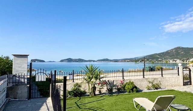 Villa Harmony Beach Front in Paleo Tsifliki