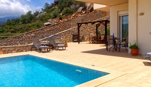 Villa Hibiscus ★ Private Pool Near Voulisma Beach Mountain Views in Vathi