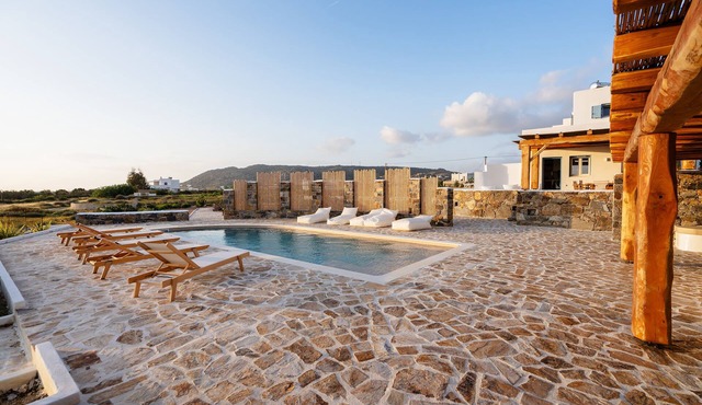 Villa Iliaki Ιδανική για όσους θέλουν να αφεθούν να τους παρασύρει το καλοκαίρι.