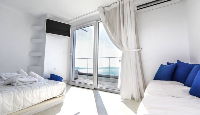 Villa Ilias Caldera Hotel