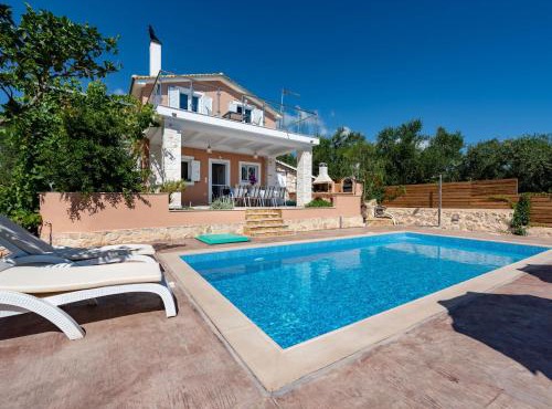 Villa in Zakynthos with Private Pool & Views in Lagópodhon