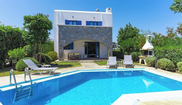Villa Irini with Heated Pool, By Hellocrete in Pagkalochori
