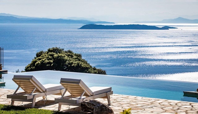 Villa Isyren, Divine Sea Views, Private Infinity Pool, Spacious Furnished.