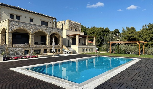 Villa Kalamos/Sea View and Pool nearby Athens/Superior Villa