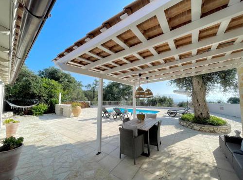 VILLA KRISTINA 2BR Villa NR Gaios w Seaview and Pool in Gaios
