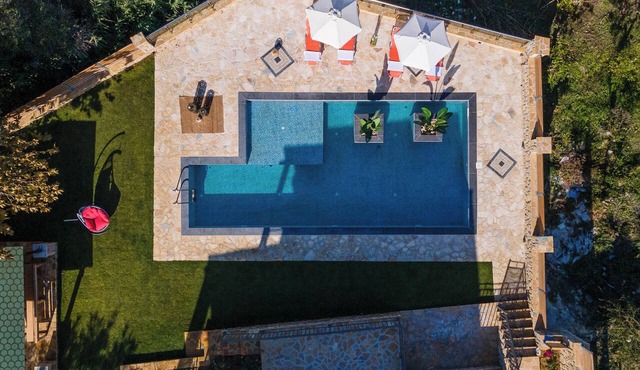 Villa Licaj - Four Bedroom Villa, Sleeps 8 in Tragaki