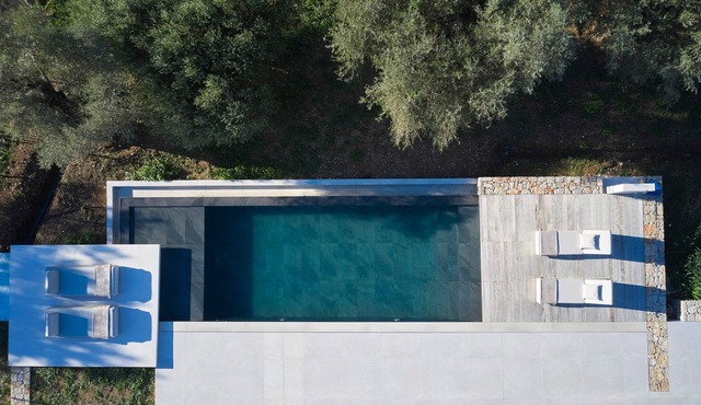 Villa Maelira, 6 BDR, Private Heated Pools, Furnished Terraces, Lefkada
