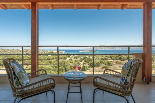 Villa Marathi with stunning ocean view in Chania