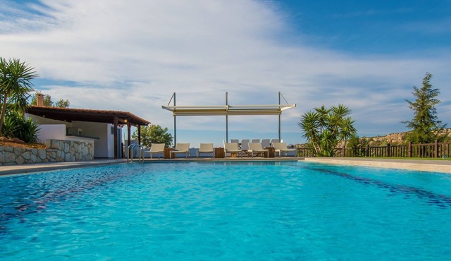 Villa Mathea - Kreta - Große Luxusvilla mit privatem Pool - Zentrale aber ruhig by Interhome in Agia Marina