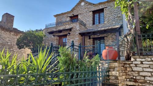 Villa Michalis in Theologos