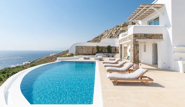 Villa Mirela2 Amazing views, private pool, hot tub, DJ spot close to town