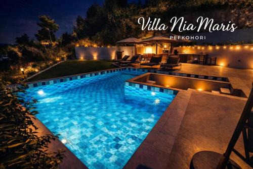 Villa NiaMaris, Deluxe, Sea View, BBQ, Private Pool, 80m to the Beach in Kassandra