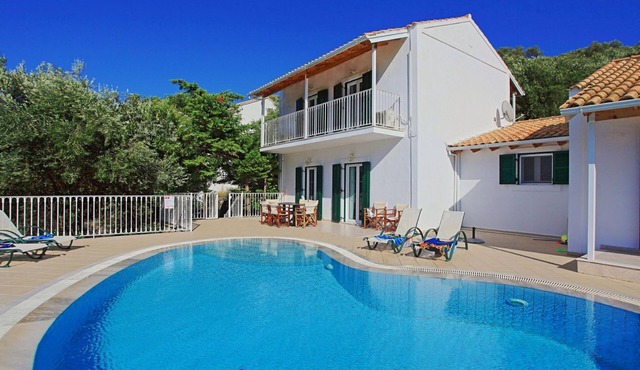 Villa Oneiro in Apraos in Apraos