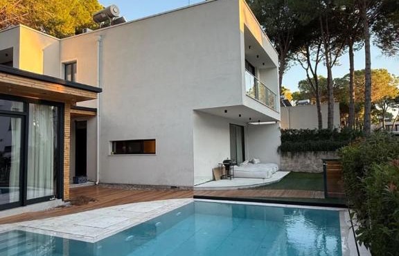 Villa Prive Zone in Lalzit Bay