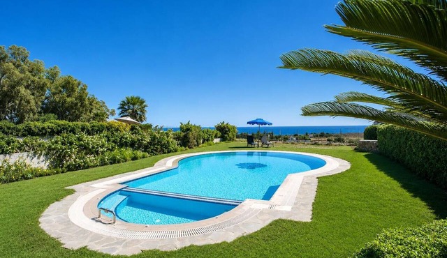 Villa Seashell - Two Bedroom Villa, Sleeps 4