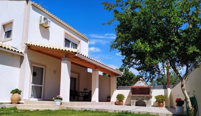 Villa Tesoro near the beach in Agios Georgios