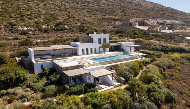 Villa Thea · Cinema · Gym · Sea Views in Paros