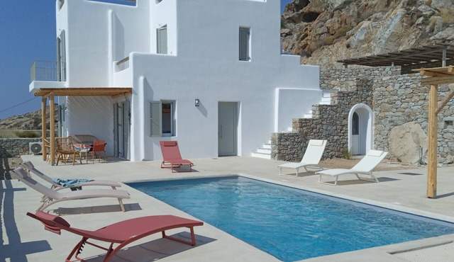 VILLA THEROS, 6 persons, swimming pool. Exceptional view!