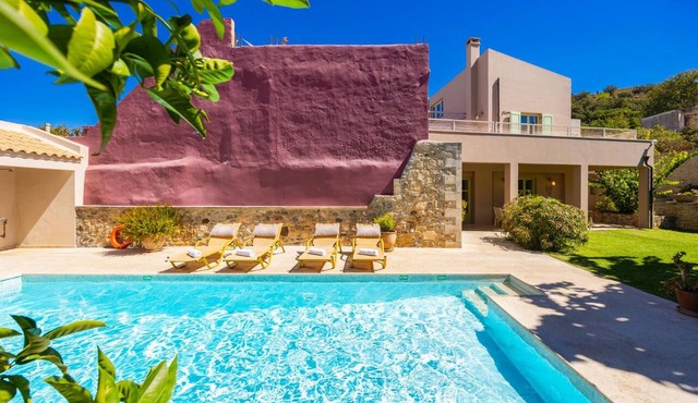 Villa Verde Petra - Three Bedroom Villa, Sleeps 6 in Armeni