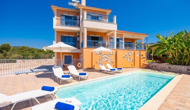 Villa Xenia - Three Bedroom Villa, Sleeps 6 in Karavados