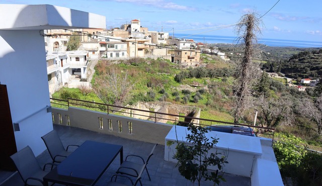 Village House with Large Terrace - Amazing Sea and Mountain View! in Κουρνάς