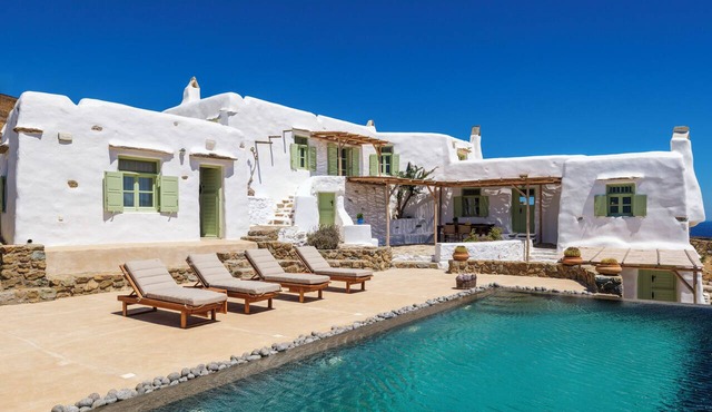 Vinara Cycladic Villa