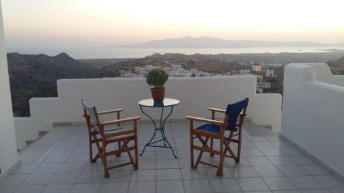 Vivlos. Maisonette with View in Vívlos