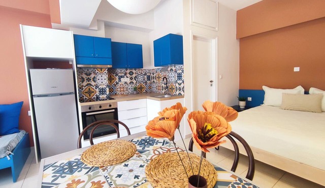 Warm and colourfull studio in historical district of Chania in Chania