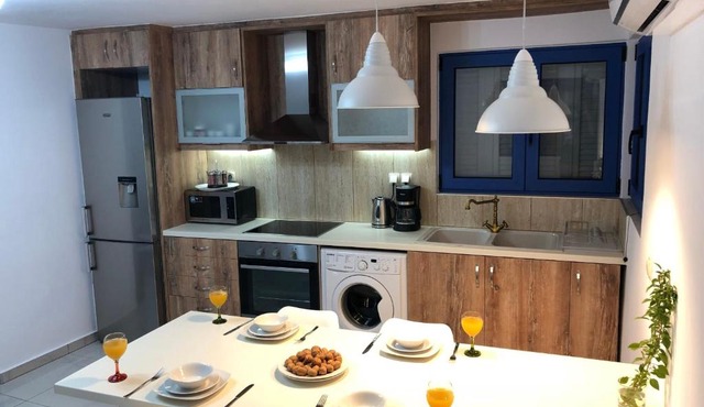 Wave Apartment in Chania