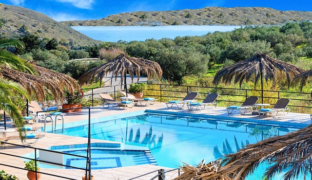 Welcome Apts laid just 1600m away from the longest sandy beach of northern Crete and the touristic Georgioupolis Town, offering great views to the Cretan Sea and the White Mountains. Welcome Apts is ideal for couples, families, a group of families or a g in Exopoli