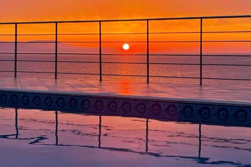 What a View Villa - Panoramic Sea View, Stunning Sunsets & Pool in Chania