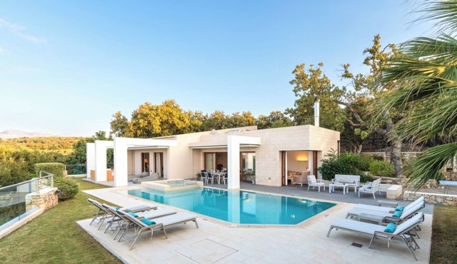 White Oak Tree Villa in Rethymno