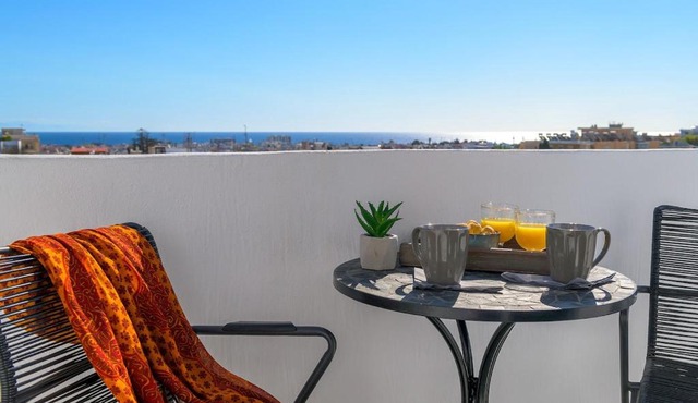 WHITE PERLA SUITE Top Sea Views Min to Old Town in Rhodes Town