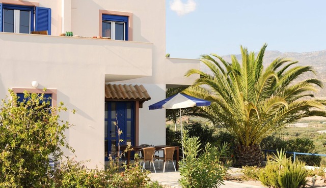 Wohnung "Aliki" mit Blick auf das Wasser by Interhome in Myrtos