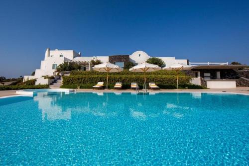 Wonderful Santorini Villa 5 En-Suite Bedrooms Villa Elysium Heated Pool in Akrotiri