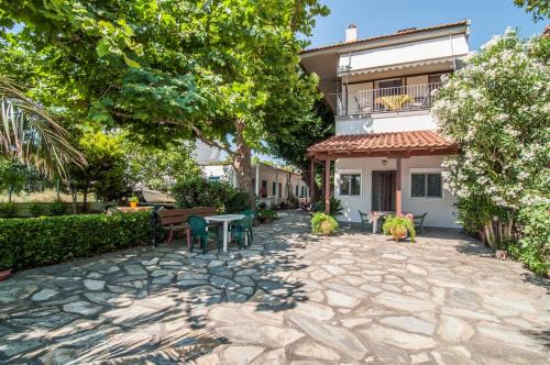 Xara Apartments in Velika