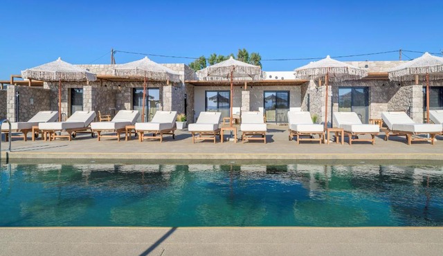 Zefyria Luxury Suites
