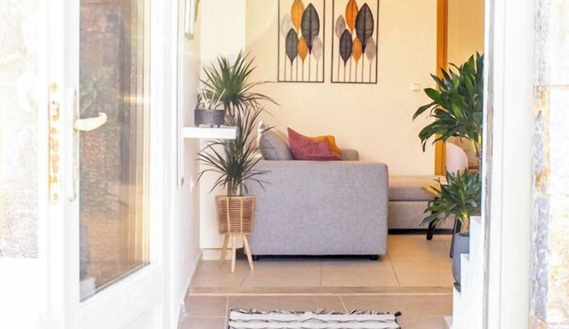Zen Beachfront Apartment in Kokkini Hani