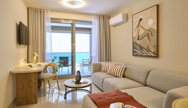 Zeus Piraeus Grand