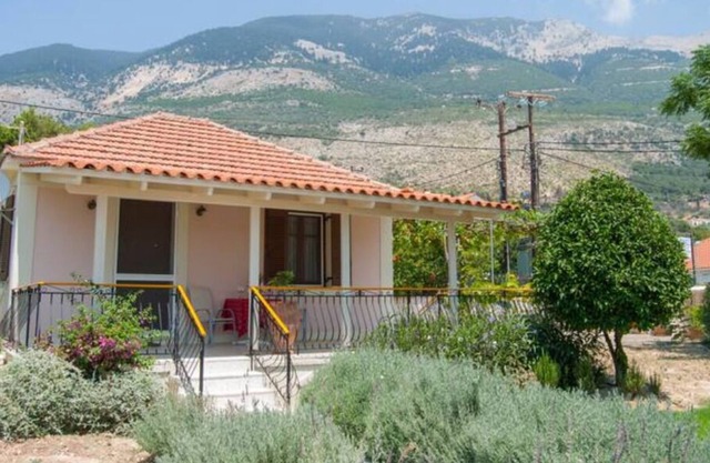 Cozy Home -5 min from Lourdas Beach in argostoli
