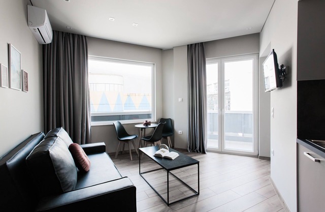 Deluxe 1BR Apartment at WYZ Athens