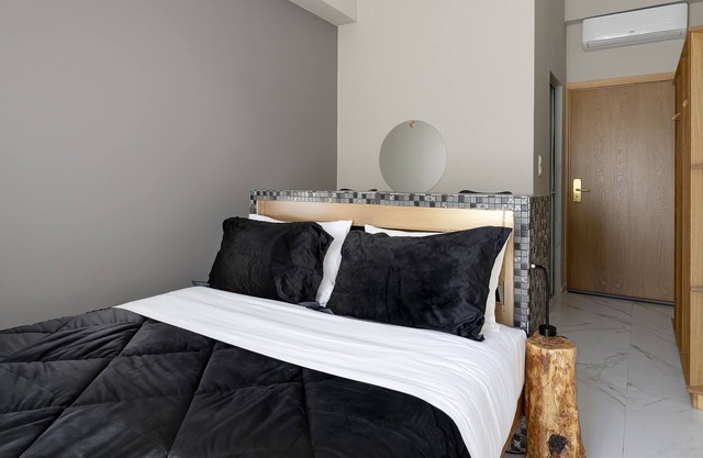 Stylish Double Room with Balcony in Rethymno