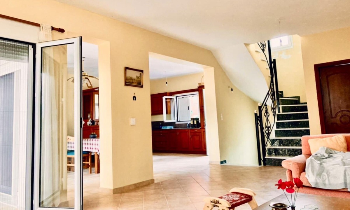 Agios Nikolaos House | 3-bed House Sleeps 7 With Garden