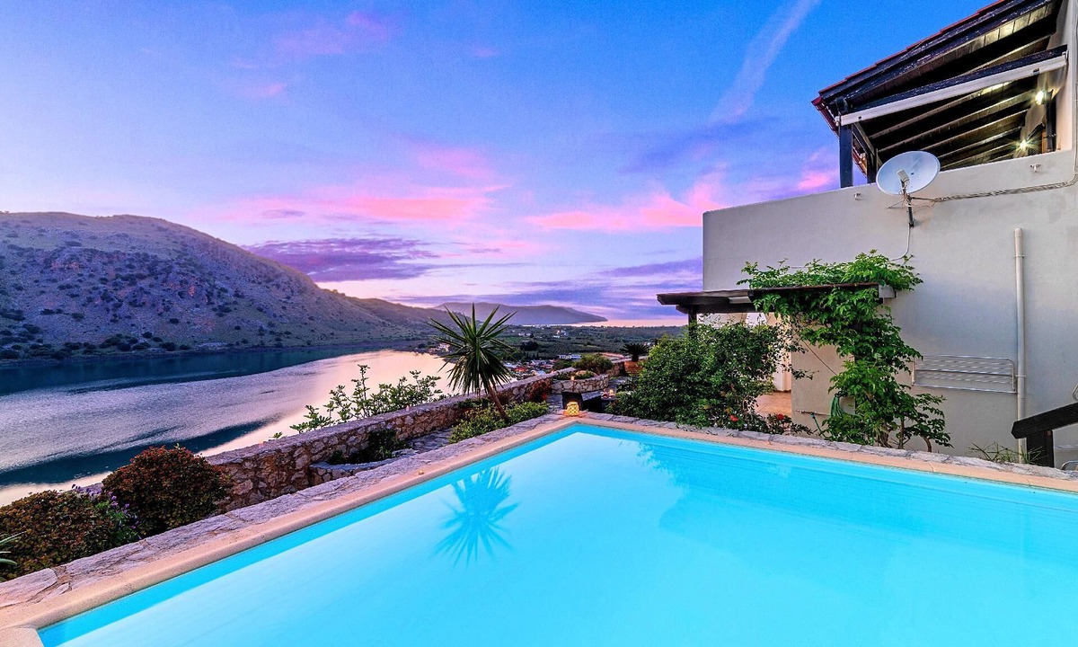 Kavallos House | Du Lac Omega Villa Private Pool