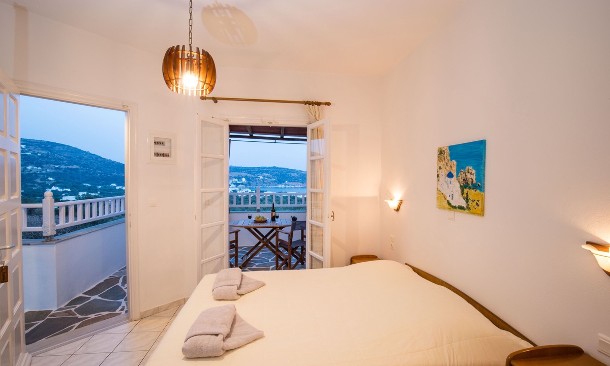 Platis Gialos Hotel | Evdokia Studios