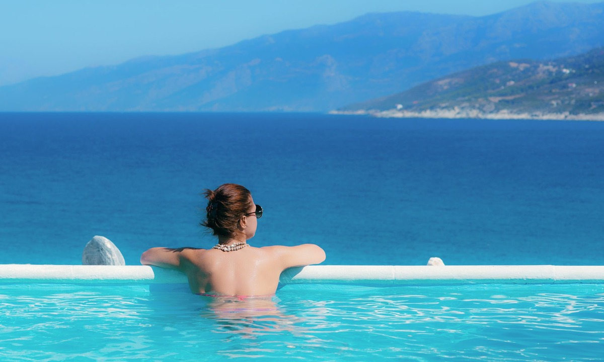 Armenistis Hotel | Cavos Bay Hotel and Studios